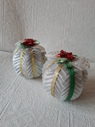 Bombki z tasiemek wstążek bombka choinkowa wstążkowa karczoch rękodzieł