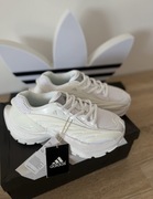 Sneakersy Adidas Lightstrike