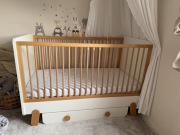 Łóżeczko dziecięce Pinio Iga 140x70 + materac + komplet pościeli