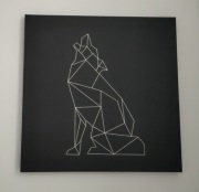 Wilk geometryczny wyszyty na płótnie z bawełny