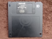 Dyskietka 3,5" 2HD 1,44 MB MAXELL używana kolor czarny 1 szt.