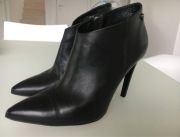 Botki Carinii krótkie skora naturalna 38