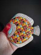 Ceramiczna dekoracja na ścianę - Ryba w kratkę 