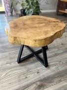 Stolik kawowy w stylu loftowym