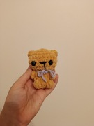 Pluszowy miś z kokardką