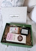 Zestaw prezentowy kosmetyków Soap Friends Mydło Peeling Krem do rąk 