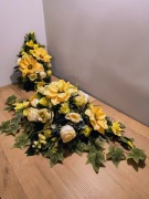 Stroik na grób ,kompozycja na cmentarz ,wiązanka z wazonem, zestaw K24k