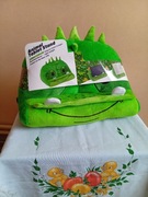 Pluszowa Podstawka pod Tablet i Książkę - Dinozaur | Miękka Poduszka