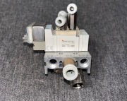 Elektrozawory  3x SY3120-5LOU-C6-Q  + płyta bazowa SY300