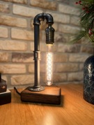 Industrialna / loftowa lampa stołowa w stylu vintage