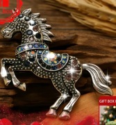 Elegancka broszka Koń Nowa