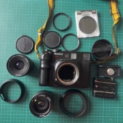 Mamiya 6 z obiektywami 50 mm i 75 mm