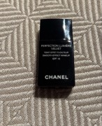 Podkład do twarzy Chanel Perfection Lumière Velvet płynny lekki beige