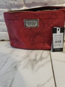 Czerwona wężowata kosmetyczka 