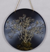 Obraz okrągły z kwiatowym motywem w żywicy 30x30