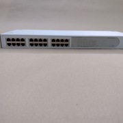 Switch 3com Baseline 10/100 3C16471 Super Stack 3