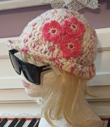 Szydelkowy kapelusik wiosenno-jesienny dla pań 