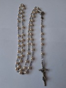 RÓŻANIEC KOMUNIA BIAŁE PEREŁKI 