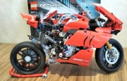 LEGO Technic 42107 Ducati Panigale V4 R