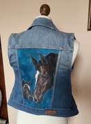 Kamizelka dżinsowa , ręcznie malowany koń , konik.