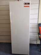 Sprzedam lodówkę firmy Indesit