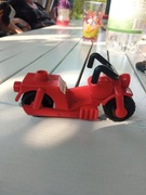 Kultowy czerwony motocykl LEGO Duplo 