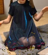 Sukienka dwuwarstwowa DKNY 10 LAT mieniąca się poświata 