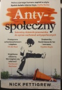 Antyspołeczny Nick Pettigrew