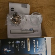 Szczoteczka soniczna Philips DiamonClean 9000 + szklanka ładująca - 1 szt.