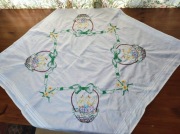 Ręcznie haftowana serweta 76x76