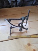 Zabytkowa waga do listów.