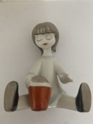 Hollohaza figurka porcelanowa dziewczynka w piaskownicy 