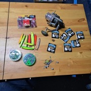 ZESTAW DLA RYBAKA KOŁOWROTEK, PRZYNĘTY, CIĘŻARKI, HACZYKI itd....