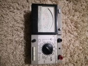 Zabytkowy miernik analogowy 