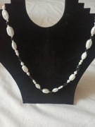 Korale biało czarne Jablonex