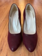 Buty na obcasie, modne bordowe szpilki 