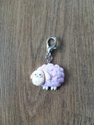 Brelok, zawieszka z różową owcą