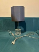 Lampka stołowa ze szklaną podstawką