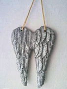 skrzydła na sznurku