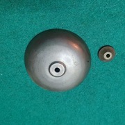 Stary dzwonek ze śrubką do zegara Francuskiego=oryginał