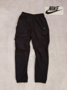 Spodnie sportowe dresy joggery Nike roz. 146 - 158 na 11 - 13 lat