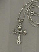 NASZYJNIK KRZYŻ RETRO GOTYK