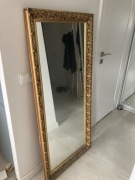 lustro kryształowe w ozdobnej ramie