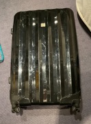 Duża walizka z zamkiem TSA