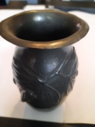 Wazonik secesyjny - metal brązowiony.