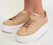 SNRAKERSY CARINII 37 jak nowe