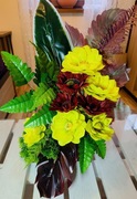 Wiązanka stroik do wazonu ze sztucznych kwiatów na cmentarz  grób