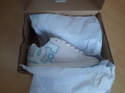 Buty DC Shoes Court Graffik SD 300678 r. 42 27cm Off Wht/Blu(101) Skate