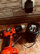 zasilacz ładowarka do wkrętarki Black&Decker