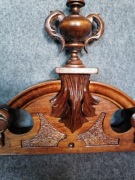 Ozdobna, rzeźbiona koronka do wiednia... 